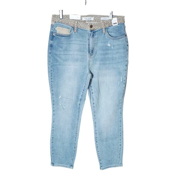 NEW! Judy Blue Women 13/31 Light Wash  Animal Print Accent Slim Fit Denim Jeans - Picture 2 of 10